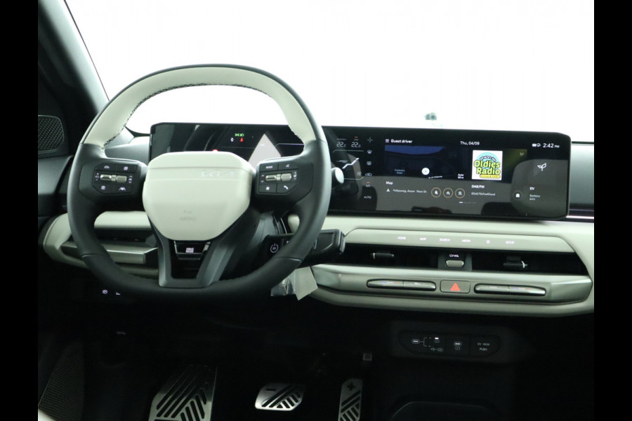 Kia EV4 Fastback GT-PlusLine 81.4 kWh - Stoelverwarming/ventilatie - Glazen Schuif-/kanteldak - Elektrisch verstelbare voorstoelen - Dodehoekcamera - Head-up display  - Fabrieksgarantie tot 09-2032