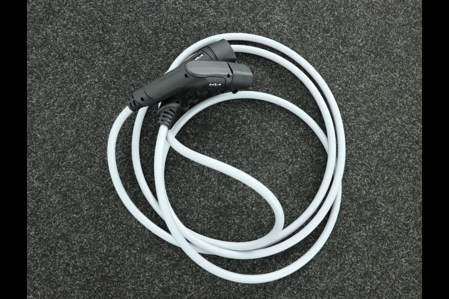 Kia EV4 Fastback GT-PlusLine 81.4 kWh - Stoelverwarming/ventilatie - Glazen Schuif-/kanteldak - Elektrisch verstelbare voorstoelen - Dodehoekcamera - Head-up display  - Fabrieksgarantie tot 09-2032