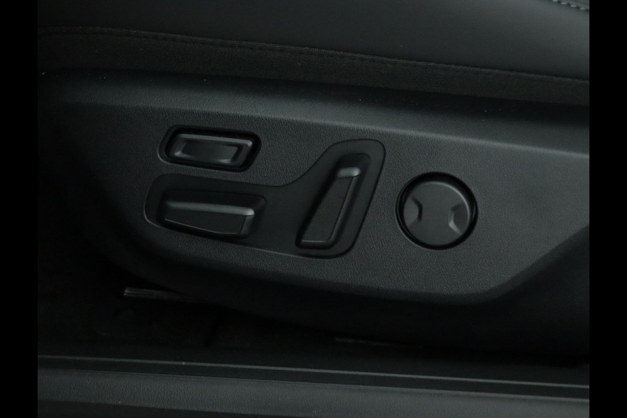 Kia EV4 Fastback GT-PlusLine 81.4 kWh - Stoelverwarming/ventilatie - Glazen Schuif-/kanteldak - Elektrisch verstelbare voorstoelen - Dodehoekcamera - Head-up display  - Fabrieksgarantie tot 09-2032