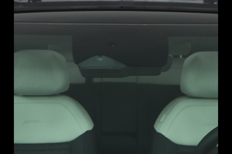 Kia EV4 Fastback GT-PlusLine 81.4 kWh - Stoelverwarming/ventilatie - Glazen Schuif-/kanteldak - Elektrisch verstelbare voorstoelen - Dodehoekcamera - Head-up display  - Fabrieksgarantie tot 09-2032