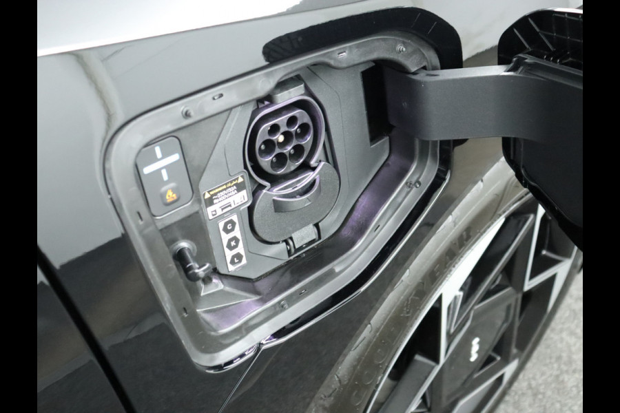 Kia EV4 Fastback GT-PlusLine 81.4 kWh - Stoelverwarming/ventilatie - Glazen Schuif-/kanteldak - Elektrisch verstelbare voorstoelen - Dodehoekcamera - Head-up display  - Fabrieksgarantie tot 09-2032