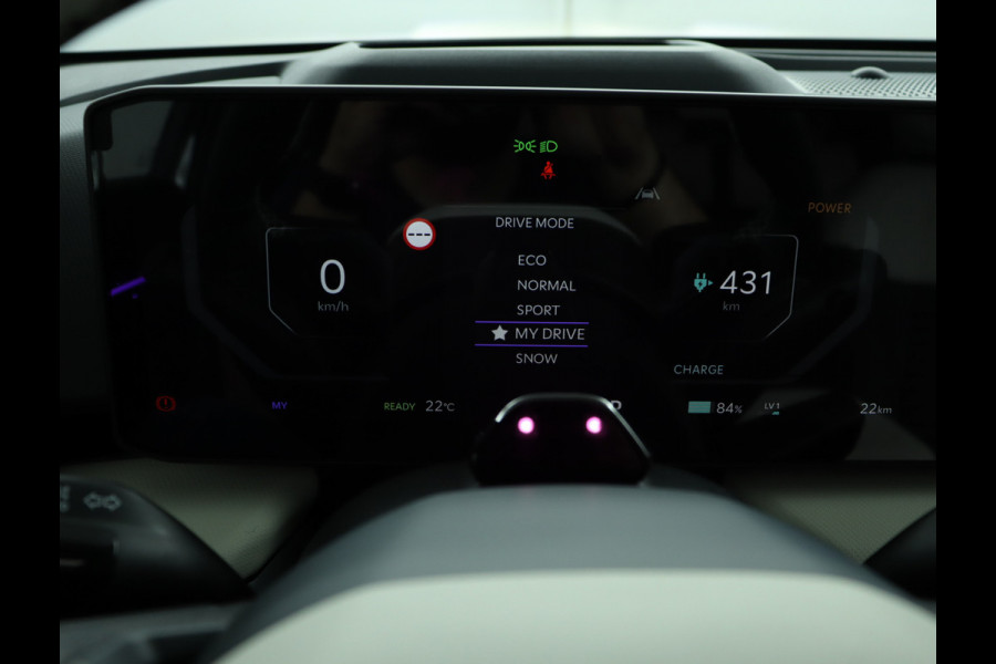 Kia EV4 Fastback GT-PlusLine 81.4 kWh - Stoelverwarming/ventilatie - Glazen Schuif-/kanteldak - Elektrisch verstelbare voorstoelen - Dodehoekcamera - Head-up display  - Fabrieksgarantie tot 09-2032