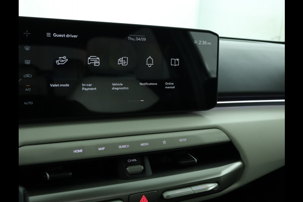 Kia EV4 Fastback GT-PlusLine 81.4 kWh - Stoelverwarming/ventilatie - Glazen Schuif-/kanteldak - Elektrisch verstelbare voorstoelen - Dodehoekcamera - Head-up display  - Fabrieksgarantie tot 09-2032