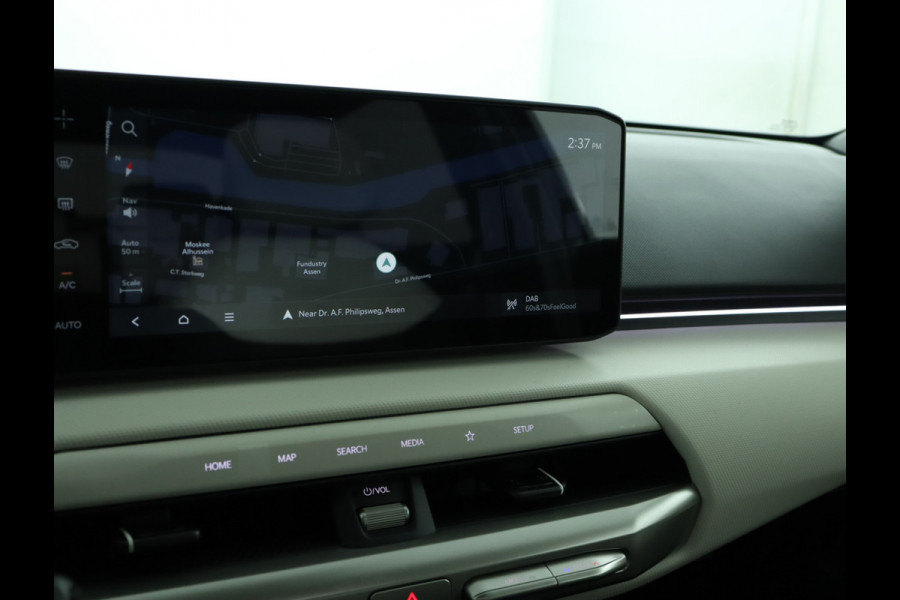 Kia EV4 Fastback GT-PlusLine 81.4 kWh - Stoelverwarming/ventilatie - Glazen Schuif-/kanteldak - Elektrisch verstelbare voorstoelen - Dodehoekcamera - Head-up display  - Fabrieksgarantie tot 09-2032