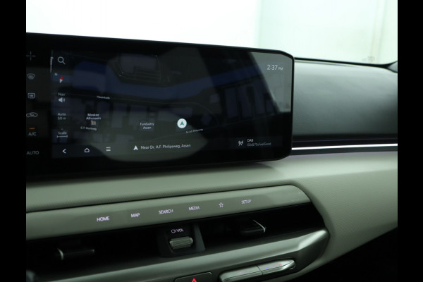 Kia EV4 Fastback GT-PlusLine 81.4 kWh - Stoelverwarming/ventilatie - Glazen Schuif-/kanteldak - Elektrisch verstelbare voorstoelen - Dodehoekcamera - Head-up display  - Fabrieksgarantie tot 09-2032