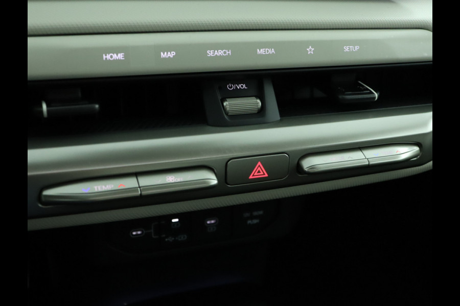 Kia EV4 Fastback GT-PlusLine 81.4 kWh - Stoelverwarming/ventilatie - Glazen Schuif-/kanteldak - Elektrisch verstelbare voorstoelen - Dodehoekcamera - Head-up display  - Fabrieksgarantie tot 09-2032
