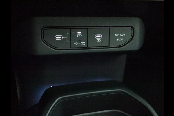 Kia EV4 Fastback GT-PlusLine 81.4 kWh - Stoelverwarming/ventilatie - Glazen Schuif-/kanteldak - Elektrisch verstelbare voorstoelen - Dodehoekcamera - Head-up display  - Fabrieksgarantie tot 09-2032