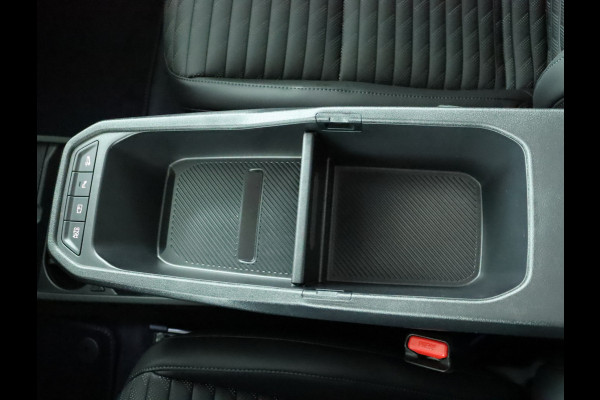 Kia EV4 Fastback GT-PlusLine 81.4 kWh - Stoelverwarming/ventilatie - Glazen Schuif-/kanteldak - Elektrisch verstelbare voorstoelen - Dodehoekcamera - Head-up display  - Fabrieksgarantie tot 09-2032