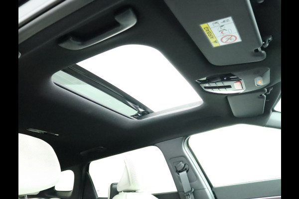 Kia EV4 Fastback GT-PlusLine 81.4 kWh - Stoelverwarming/ventilatie - Glazen Schuif-/kanteldak - Elektrisch verstelbare voorstoelen - Dodehoekcamera - Head-up display  - Fabrieksgarantie tot 09-2032