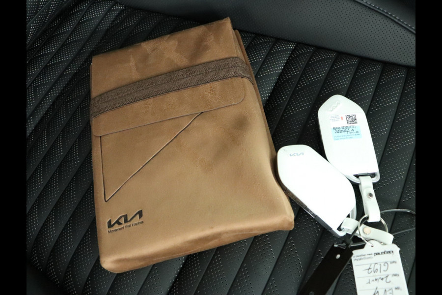 Kia EV4 Fastback GT-PlusLine 81.4 kWh - Stoelverwarming/ventilatie - Glazen Schuif-/kanteldak - Elektrisch verstelbare voorstoelen - Dodehoekcamera - Head-up display  - Fabrieksgarantie tot 09-2032