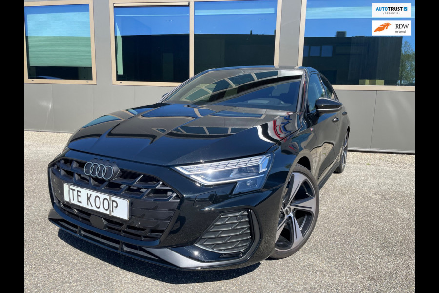Audi A3 Sportback 35 TFSI 3x S-Line 1ste eigenaar dealer onderhouden vol in de opties.