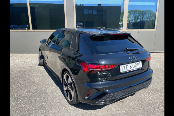 Audi A3 Sportback 35 TFSI 3x S-Line 1ste eigenaar dealer onderhouden vol in de opties.