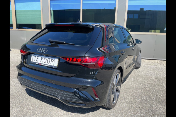 Audi A3 Sportback 35 TFSI 3x S-Line 1ste eigenaar dealer onderhouden vol in de opties.