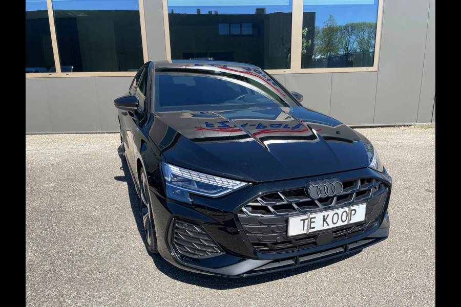 Audi A3 Sportback 35 TFSI 3x S-Line 1ste eigenaar dealer onderhouden vol in de opties.