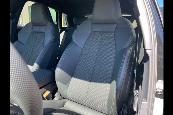 Audi A3 Sportback 35 TFSI 3x S-Line 1ste eigenaar dealer onderhouden vol in de opties.