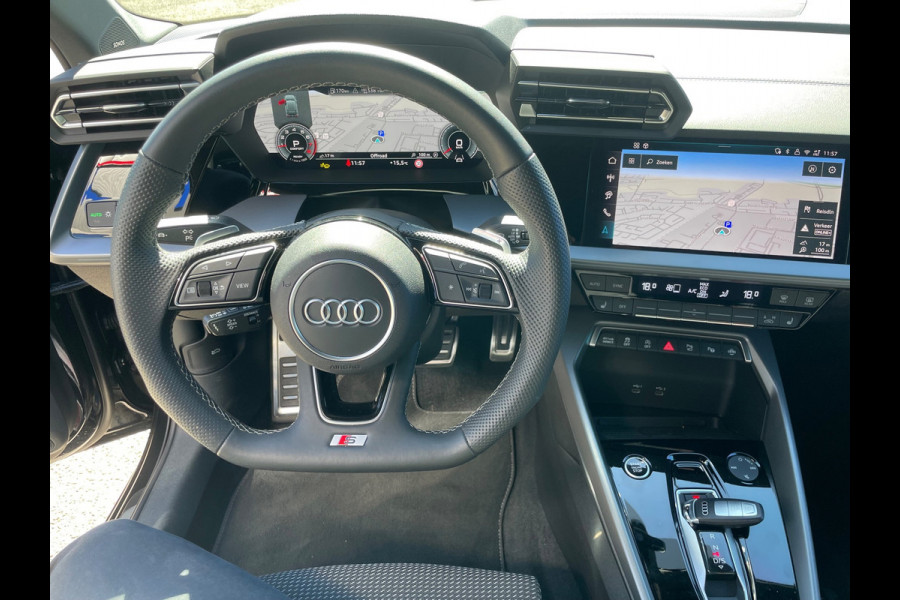 Audi A3 Sportback 35 TFSI 3x S-Line 1ste eigenaar dealer onderhouden vol in de opties.