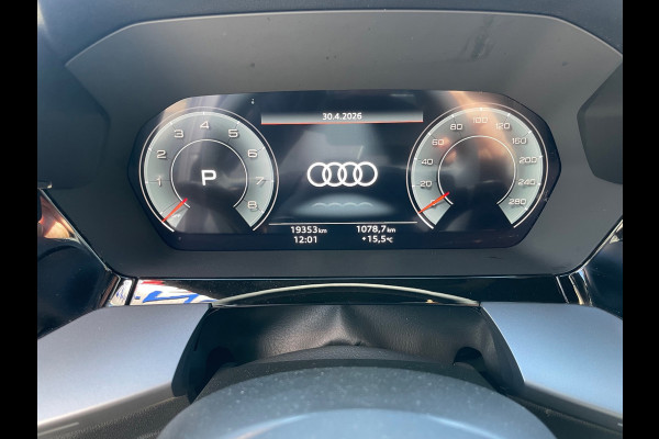 Audi A3 Sportback 35 TFSI 3x S-Line 1ste eigenaar dealer onderhouden vol in de opties.