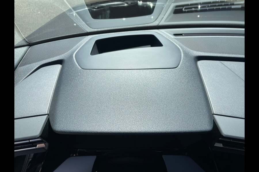 Audi A3 Sportback 35 TFSI 3x S-Line 1ste eigenaar dealer onderhouden vol in de opties.