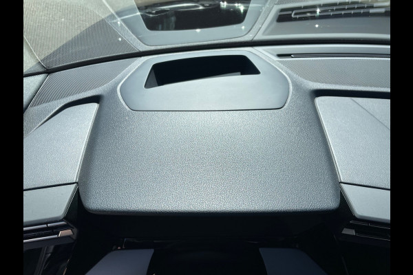 Audi A3 Sportback 35 TFSI 3x S-Line 1ste eigenaar dealer onderhouden vol in de opties.