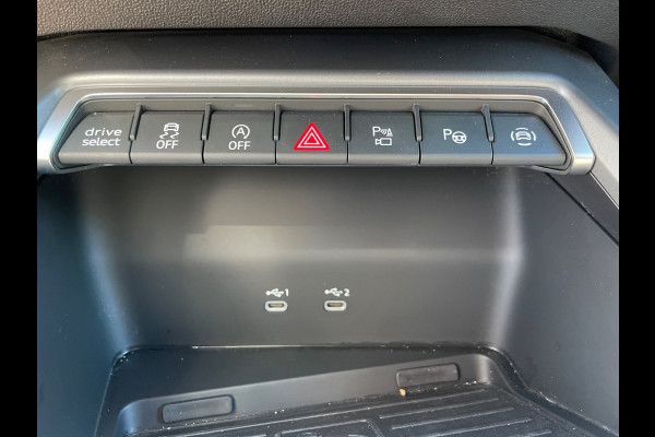 Audi A3 Sportback 35 TFSI 3x S-Line 1ste eigenaar dealer onderhouden vol in de opties.