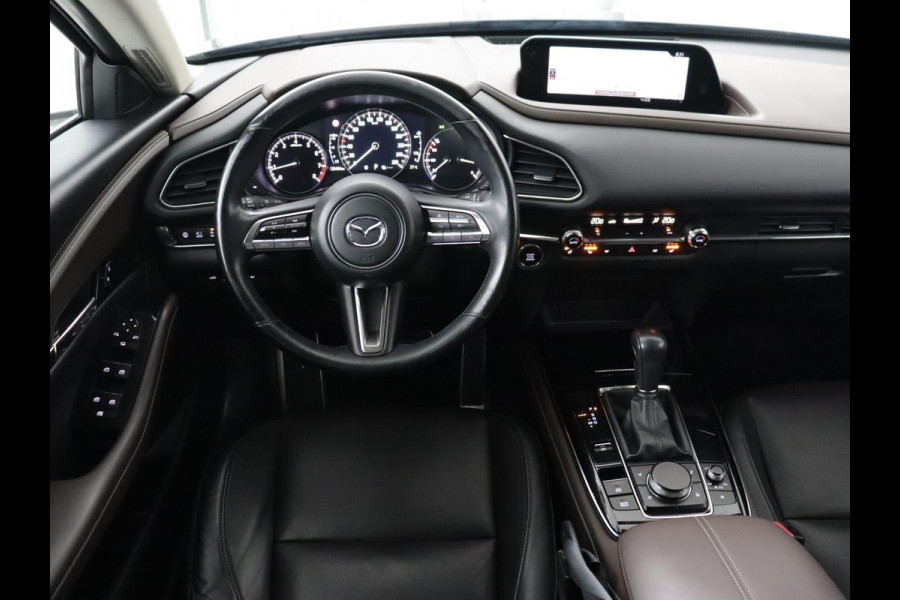 Mazda CX-30 2.0 e-SkyActiv-X M Hybrid Luxury | Leder | Trekhaak | Stoelverwarming | 360 Camera | Head-Up | Carplay | Bose Sound | Stuurverwarming | Navigatie | Keyless | Climate control