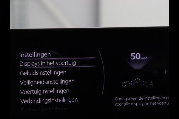 Mazda CX-30 2.0 e-SkyActiv-X M Hybrid Luxury | Leder | Trekhaak | Stoelverwarming | 360 Camera | Head-Up | Carplay | Bose Sound | Stuurverwarming | Navigatie | Keyless | Climate control