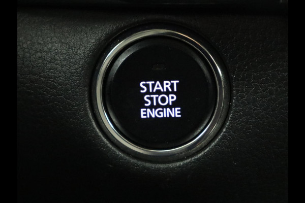 Mazda CX-30 2.0 e-SkyActiv-X M Hybrid Luxury | Leder | Trekhaak | Stoelverwarming | 360 Camera | Head-Up | Carplay | Bose Sound | Stuurverwarming | Navigatie | Keyless | Climate control