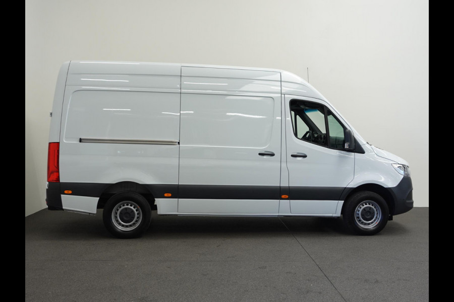 Mercedes-Benz Sprinter 315 CDI Automaat L2H2 PRO Airco MBUX Navigatie Adaptive Cruise Control Leder PDC VA + Camera Trekhaak 3500kg Comfortstoel