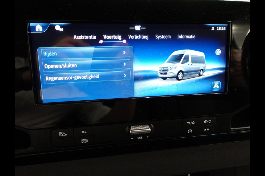 Mercedes-Benz Sprinter 315 CDI Automaat L2H2 PRO Airco MBUX Navigatie Adaptive Cruise Control Leder PDC VA + Camera Trekhaak 3500kg Comfortstoel