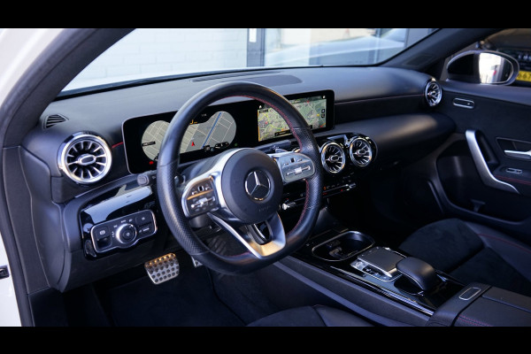 Mercedes-Benz A-Klasse 200 AMG AUTOMAAT-CLIMA-CRUISE-MBUX-NAVIGATIE-PANORAMA-STOELVERWARMING