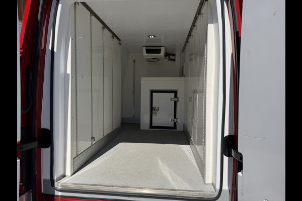 Volkswagen Crafter e-Crafter L3H3 36 kWh / Thermo King koel vries dag en nacht koeling - 22 graden celsius / rijbereik 100 km / airco / cruise / camera / pdc rondom / zero emissie