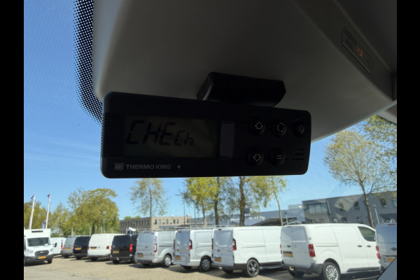 Volkswagen Crafter e-Crafter L3H3 36 kWh / Thermo King koel vries dag en nacht koeling - 22 graden celsius / rijbereik 100 km / airco / cruise / camera / pdc rondom / zero emissie