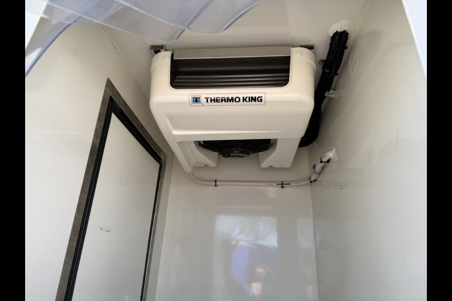 Volkswagen Crafter e-Crafter L3H3 36 kWh / Thermo King koel vries dag en nacht koeling - 22 graden celsius / rijbereik 100 km / airco / cruise / camera / pdc rondom / zero emissie