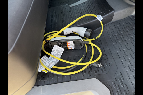 Volkswagen Crafter e-Crafter L3H3 36 kWh / Thermo King koel vries dag en nacht koeling - 22 graden celsius / rijbereik 100 km / airco / cruise / camera / pdc rondom / zero emissie