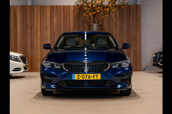 BMW 3-serie 320i Executive, Apple Carplay, Android Auto, Navi, Led, Camera, Multistuur, Leder, Cruise, Clima, Volledig Onderhoud.