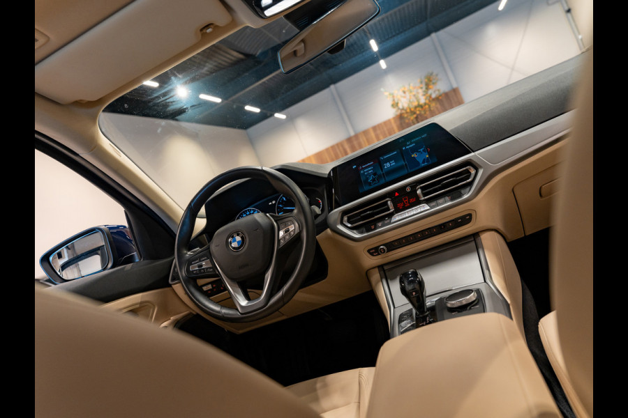 BMW 3-serie 320i Executive, Apple Carplay, Android Auto, Navi, Led, Camera, Multistuur, Leder, Cruise, Clima, Volledig Onderhoud.