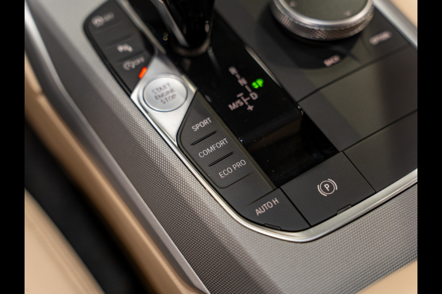 BMW 3-serie 320i Executive, Apple Carplay, Android Auto, Navi, Led, Camera, Multistuur, Leder, Cruise, Clima, Volledig Onderhoud.