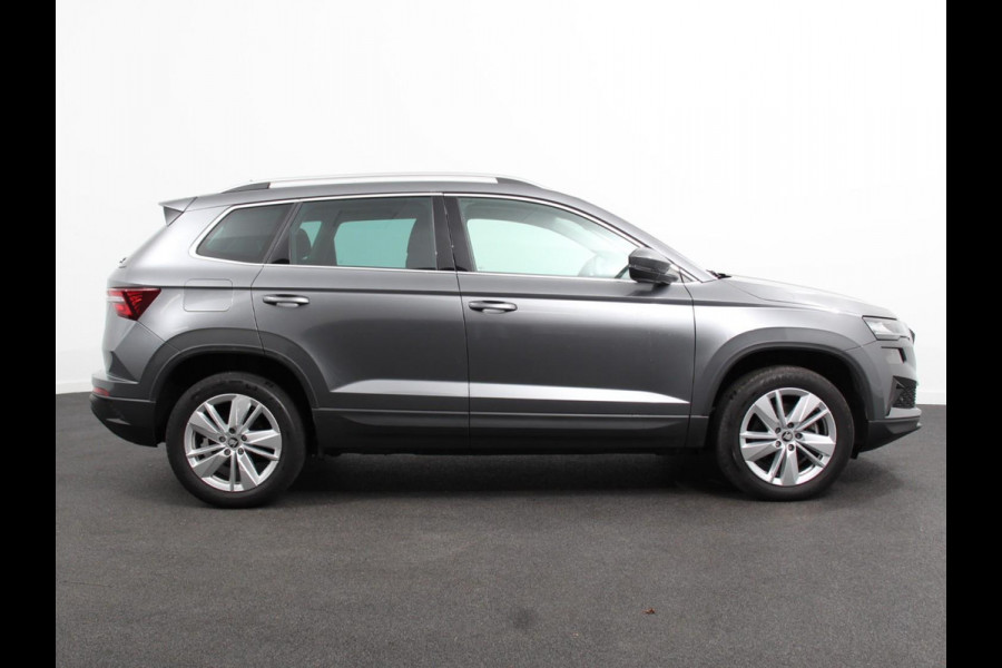 Škoda Karoq 1.5 TSI 150pk Automaat Selection Navigatie Apple Carplay/Android Auto Camera Parkeer sensoren Adaptive Cruise Control Lichtmetalen Velgen Digitale Cockpit