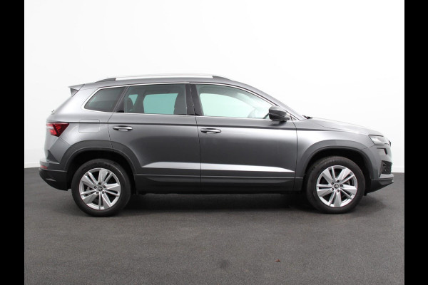 Škoda Karoq 1.5 TSI 150pk Automaat Selection Navigatie Apple Carplay/Android Auto Camera Parkeer sensoren Adaptive Cruise Control Lichtmetalen Velgen Digitale Cockpit