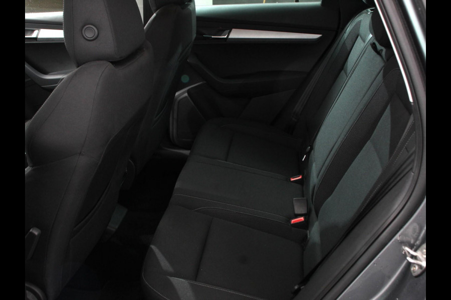 Škoda Karoq 1.5 TSI 150pk Automaat Selection Navigatie Apple Carplay/Android Auto Camera Parkeer sensoren Adaptive Cruise Control Lichtmetalen Velgen Digitale Cockpit