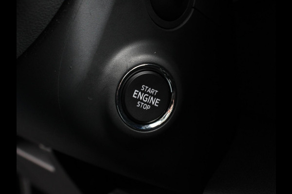 Škoda Karoq 1.5 TSI 150pk Automaat Selection Navigatie Apple Carplay/Android Auto Camera Parkeer sensoren Adaptive Cruise Control Lichtmetalen Velgen Digitale Cockpit