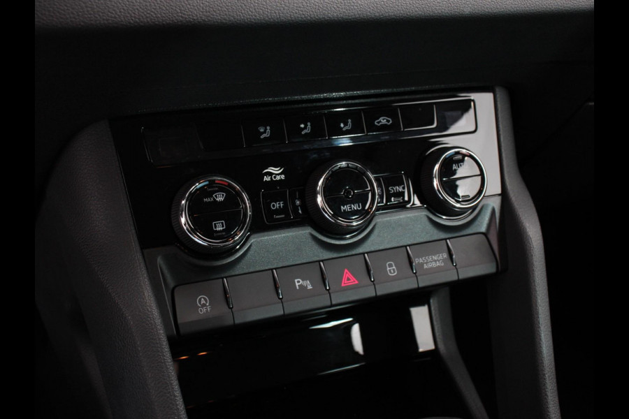 Škoda Karoq 1.5 TSI 150pk Automaat Selection Navigatie Apple Carplay/Android Auto Camera Parkeer sensoren Adaptive Cruise Control Lichtmetalen Velgen Digitale Cockpit