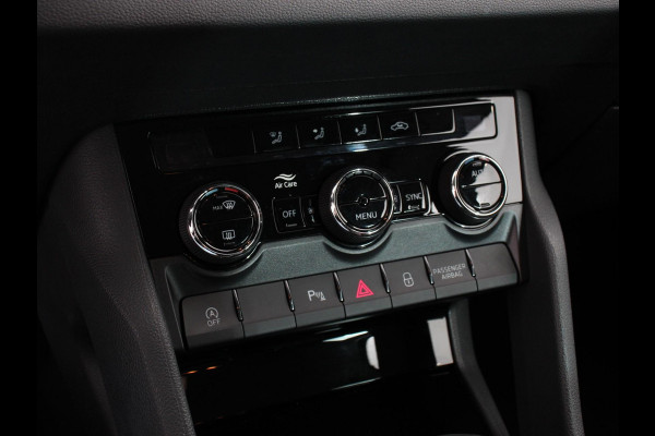 Škoda Karoq 1.5 TSI 150pk Automaat Selection Navigatie Apple Carplay/Android Auto Camera Parkeer sensoren Adaptive Cruise Control Lichtmetalen Velgen Digitale Cockpit