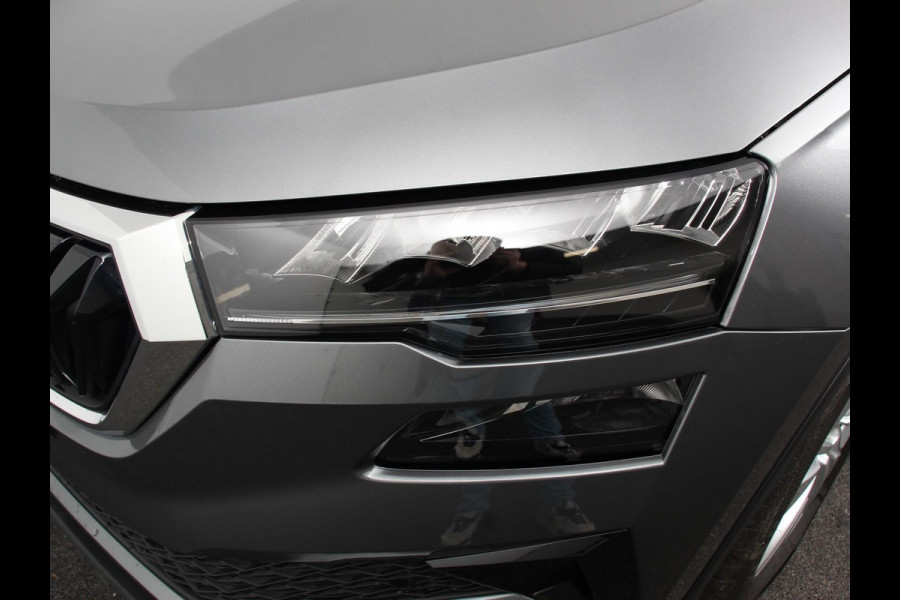 Škoda Karoq 1.5 TSI 150pk Automaat Selection Navigatie Apple Carplay/Android Auto Camera Parkeer sensoren Adaptive Cruise Control Lichtmetalen Velgen Digitale Cockpit