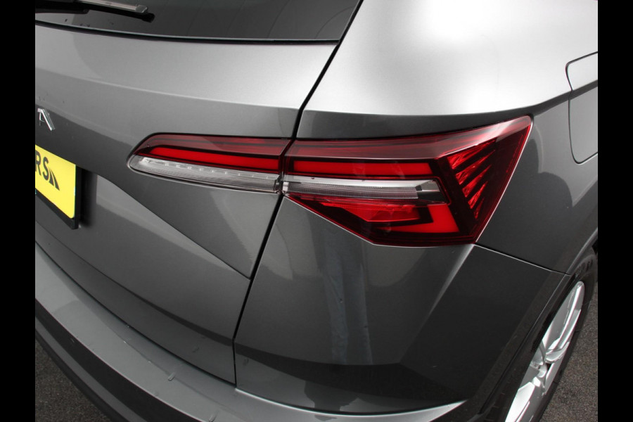 Škoda Karoq 1.5 TSI 150pk Automaat Selection Navigatie Apple Carplay/Android Auto Camera Parkeer sensoren Adaptive Cruise Control Lichtmetalen Velgen Digitale Cockpit