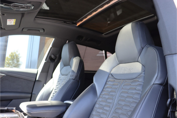 Audi RSQ8 4.0 Quattro **Ceramic/Dynamic plus/4WS/Night/ACC/360/HUD**