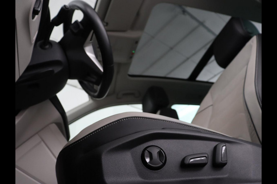 Volkswagen Tiguan 1.4 TSI eHybrid Life Business | SOH 93,8% | Panoramadak | Leder | Stoelverwarming | 360 Camera | Adaptive cruise | Virtual Cockpit | Carplay | Park Assist | Keyless | Navigatie | PHEV | Plug In