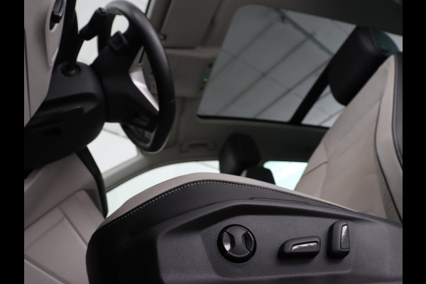 Volkswagen Tiguan 1.4 TSI eHybrid Life Business | SOH 93,8% | Panoramadak | Leder | Stoelverwarming | 360 Camera | Adaptive cruise | Virtual Cockpit | Carplay | Park Assist | Keyless | Navigatie | PHEV | Plug In