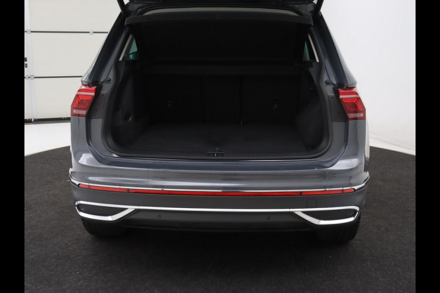 Volkswagen Tiguan 1.4 TSI eHybrid Life Business | SOH 93,8% | Panoramadak | Leder | Stoelverwarming | 360 Camera | Adaptive cruise | Virtual Cockpit | Carplay | Park Assist | Keyless | Navigatie | PHEV | Plug In