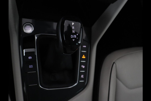 Volkswagen Tiguan 1.4 TSI eHybrid Life Business | SOH 93,8% | Panoramadak | Leder | Stoelverwarming | 360 Camera | Adaptive cruise | Virtual Cockpit | Carplay | Park Assist | Keyless | Navigatie | PHEV | Plug In
